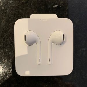 Apple IPhone Ear Buds ! NEW